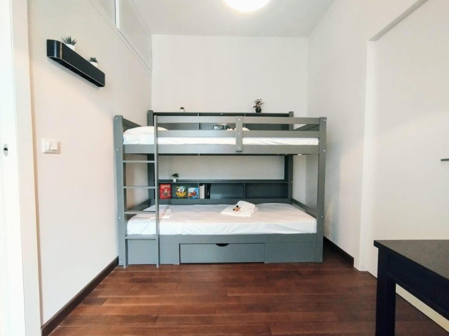 Joivy Spacious Family Apt For 4, In Carignano, Genoa Bagian luar foto